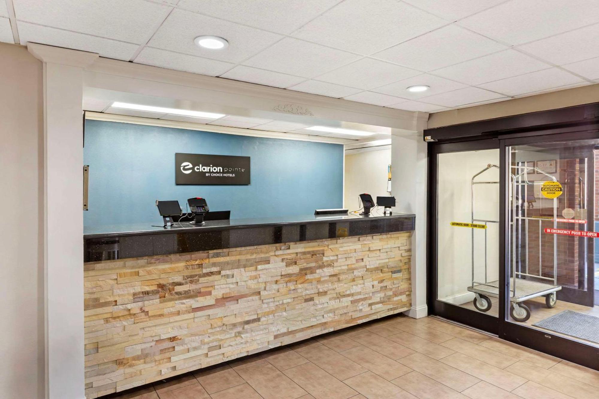 Clarion Pointe Research Triangle Park Durham Exterior foto